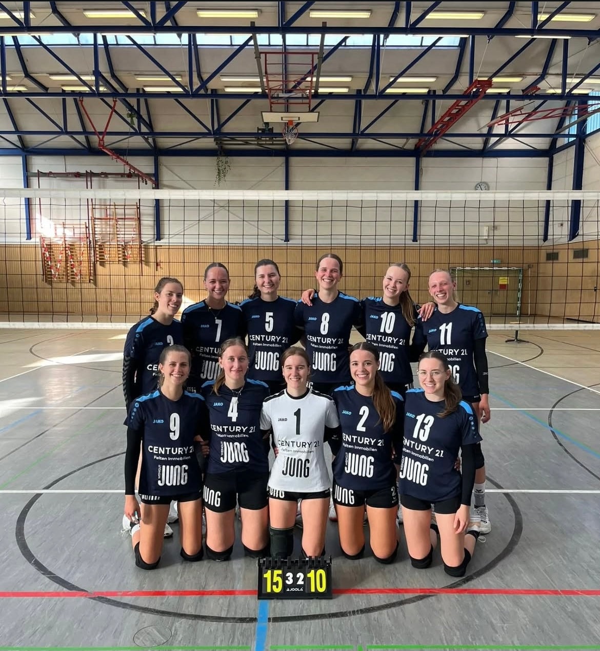 Individuelle Teamwear mit Logo für Vereine und Schulen regional